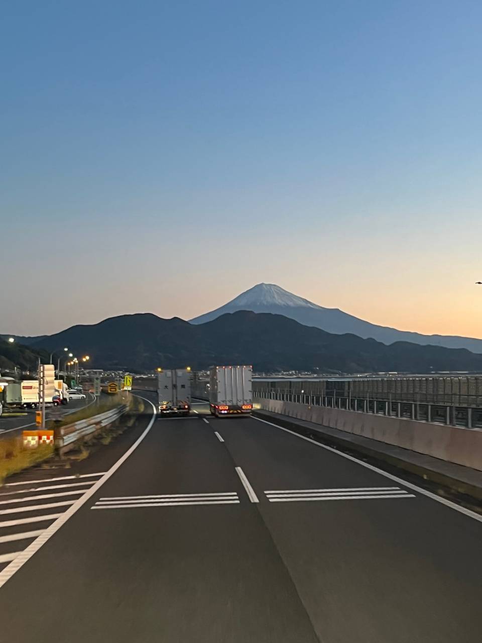 富士山とかつ丼【ドライバー募集中！！】